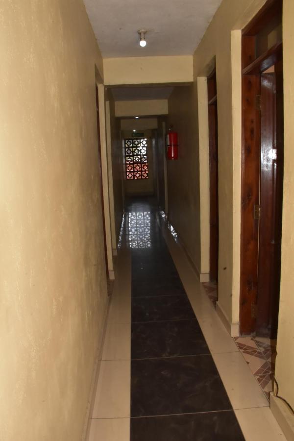 Viriko Boarding House Hotel Mombasa Bagian luar foto